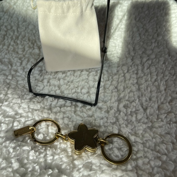 Coach Purse charm/key Flower 2 In 1 EUC - Picture 3 of 5